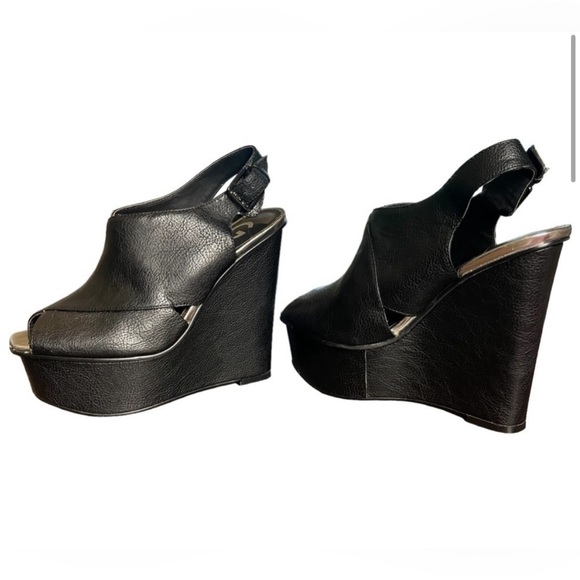 Euc G by Guess wedge sandals, high heel, black, size 7. - Picture 5 of 8